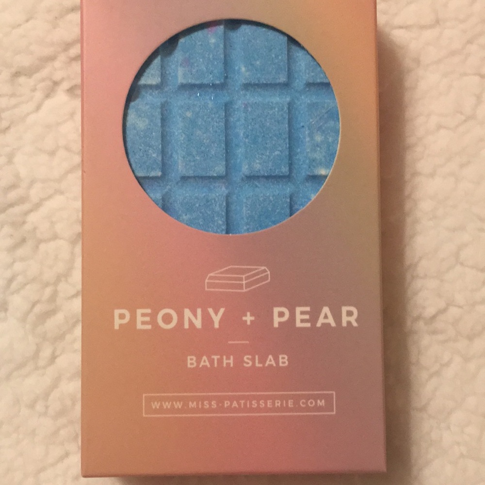 Miss Patisserie Peony & Pear Bath Slab